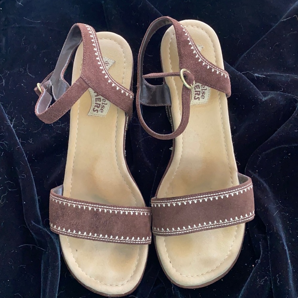 Brown suede w ivory detail